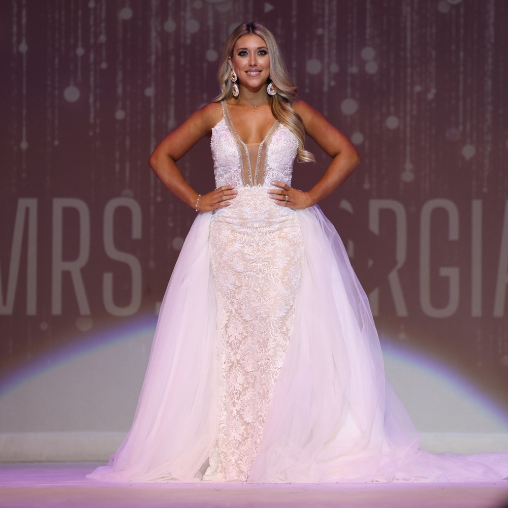 Calla Blanche Wedding Gown - Picture 10 of 11
